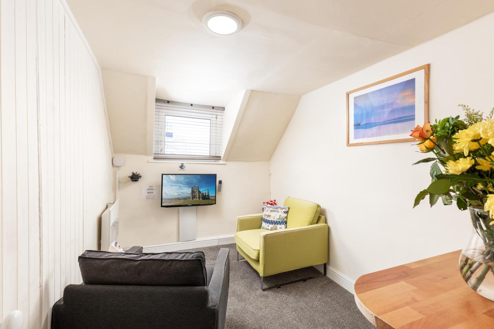 Discovery House Capsule hotel Whitby