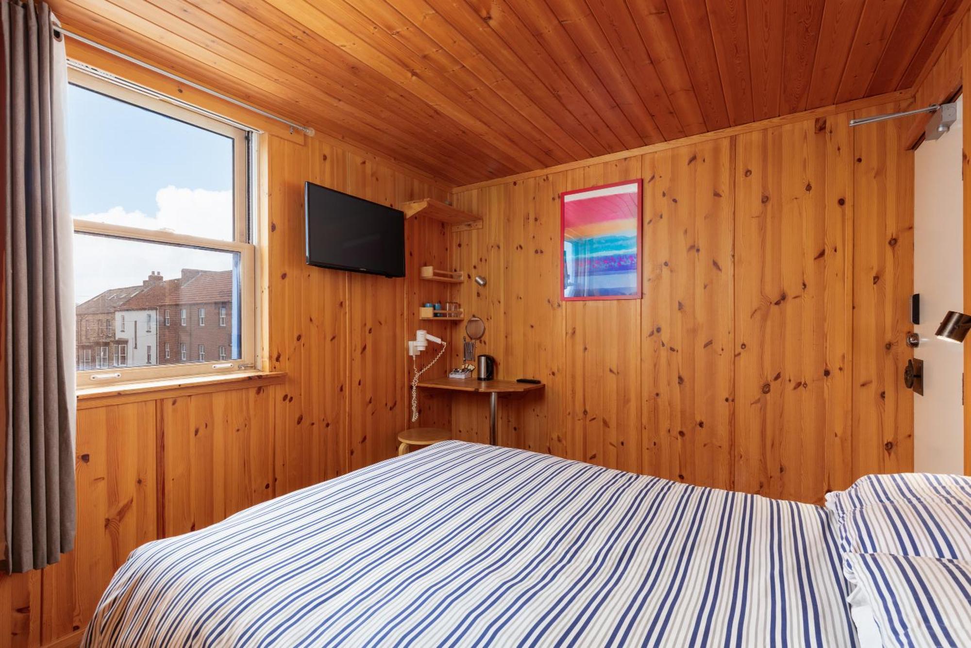 Capsule hotel Discovery House Whitby